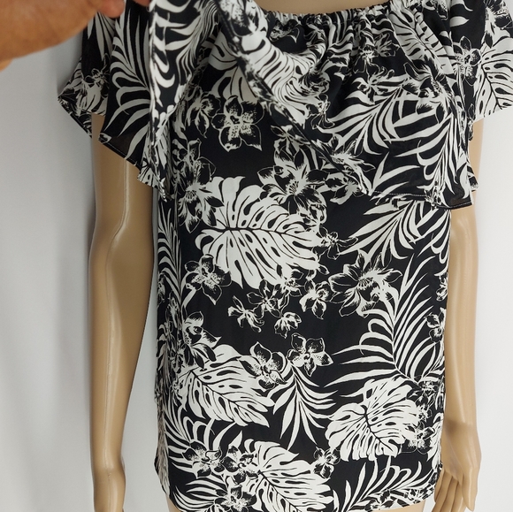 INC INTERNACIONALblouse size medium - Picture 3 of 8